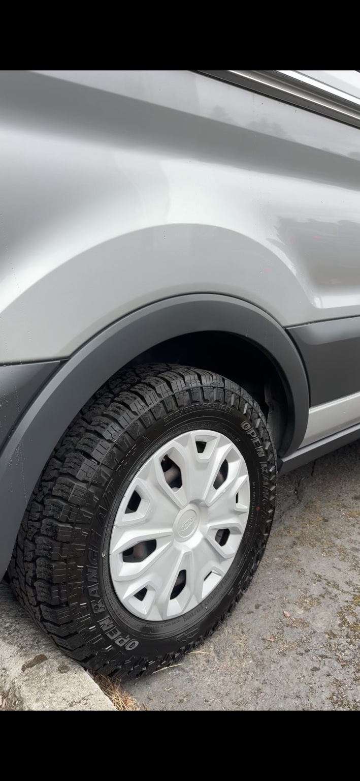 Wheel and tire detail